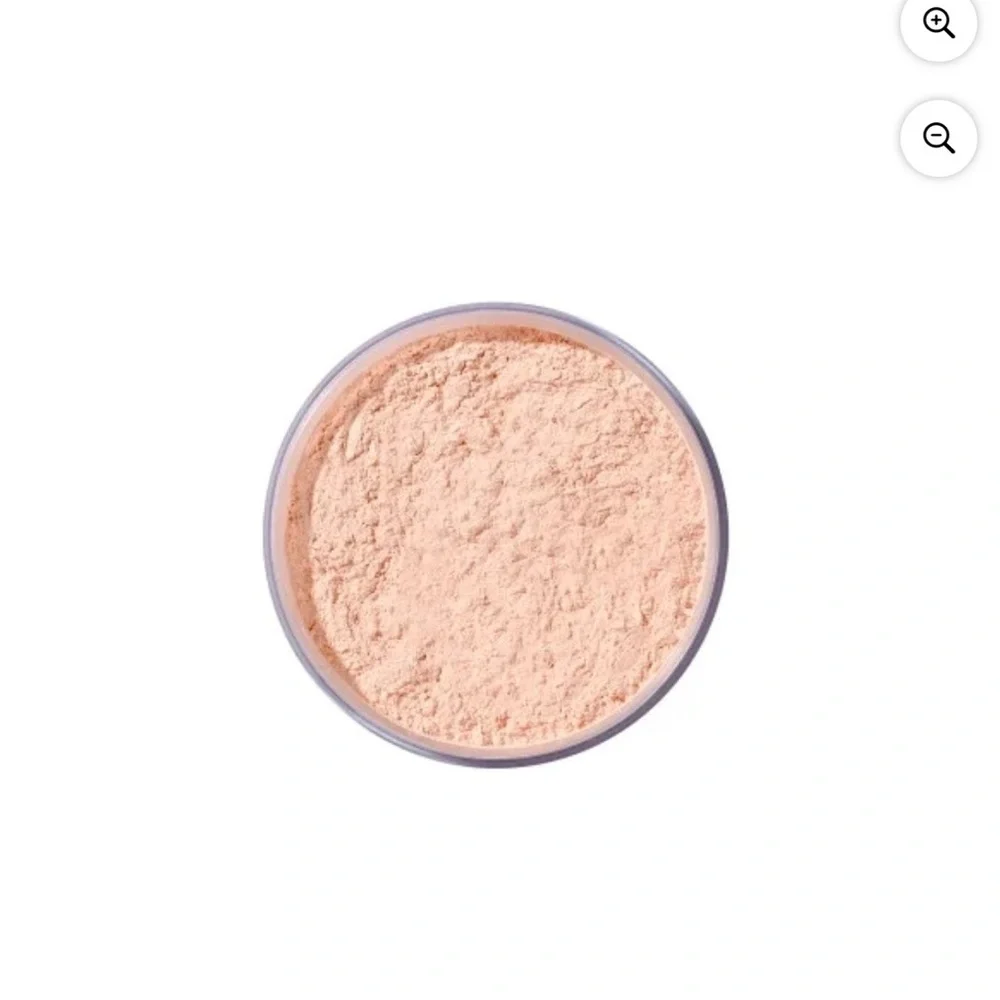 Loose Face Powder in color honey beige